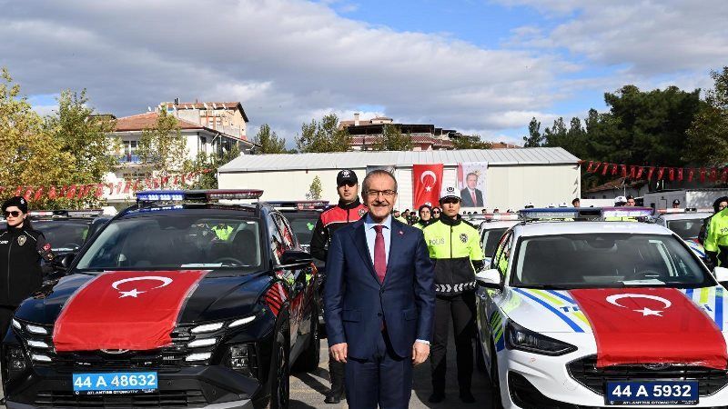 Malatya'da Emniyet ve Jandarma Teşkilatına 80 Yeni Araç Teslim Edildi